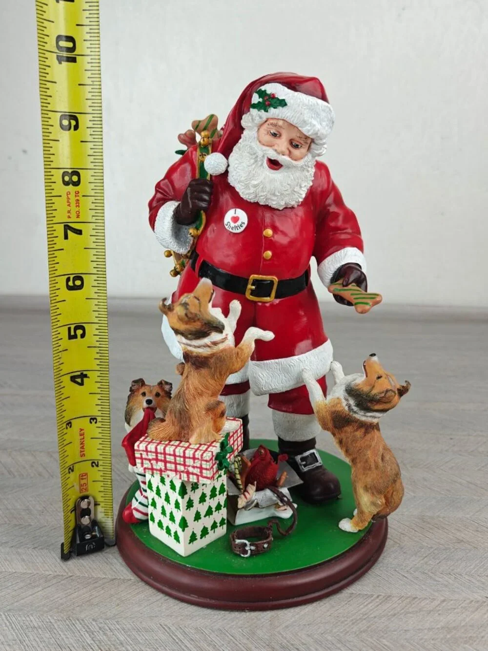 Danbury Mint Santa's Little Shelties Figurine Hand-Painted Resin Christmas 10
